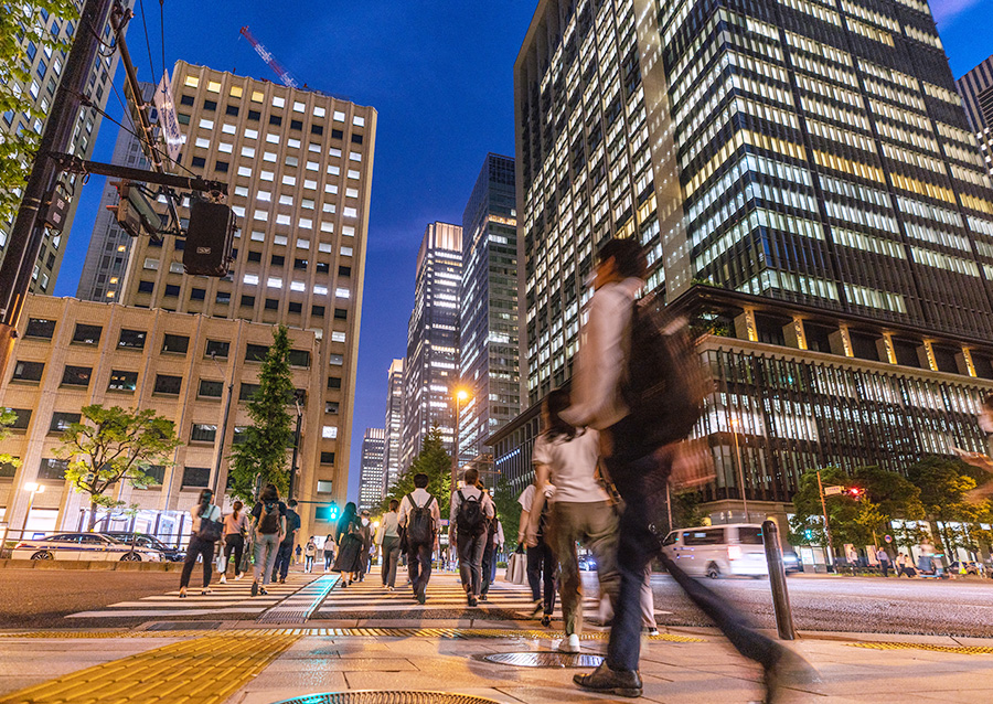 Marunouchi business district in Tokyo at dusk